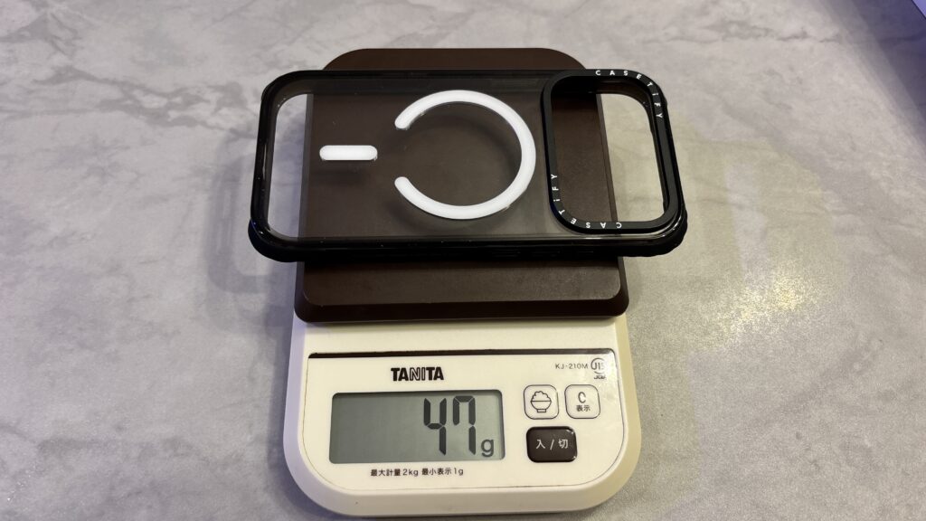 ケース単体は47g！思ったより軽く持ちやすい